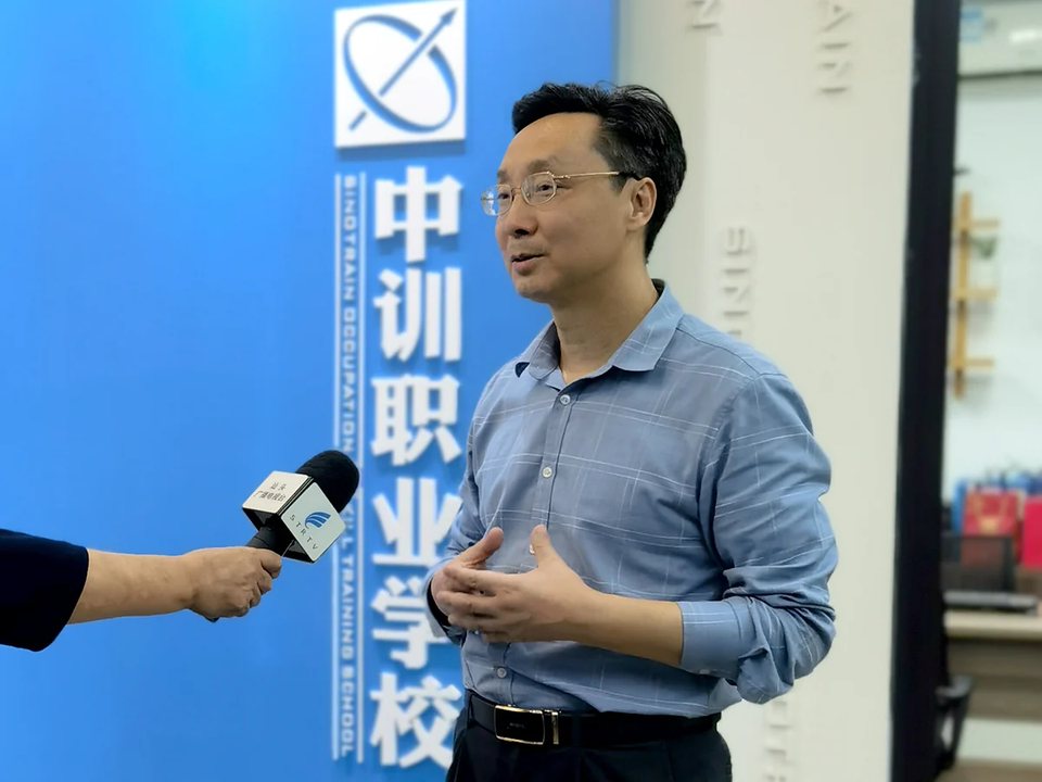 学校职业培训媒体采访