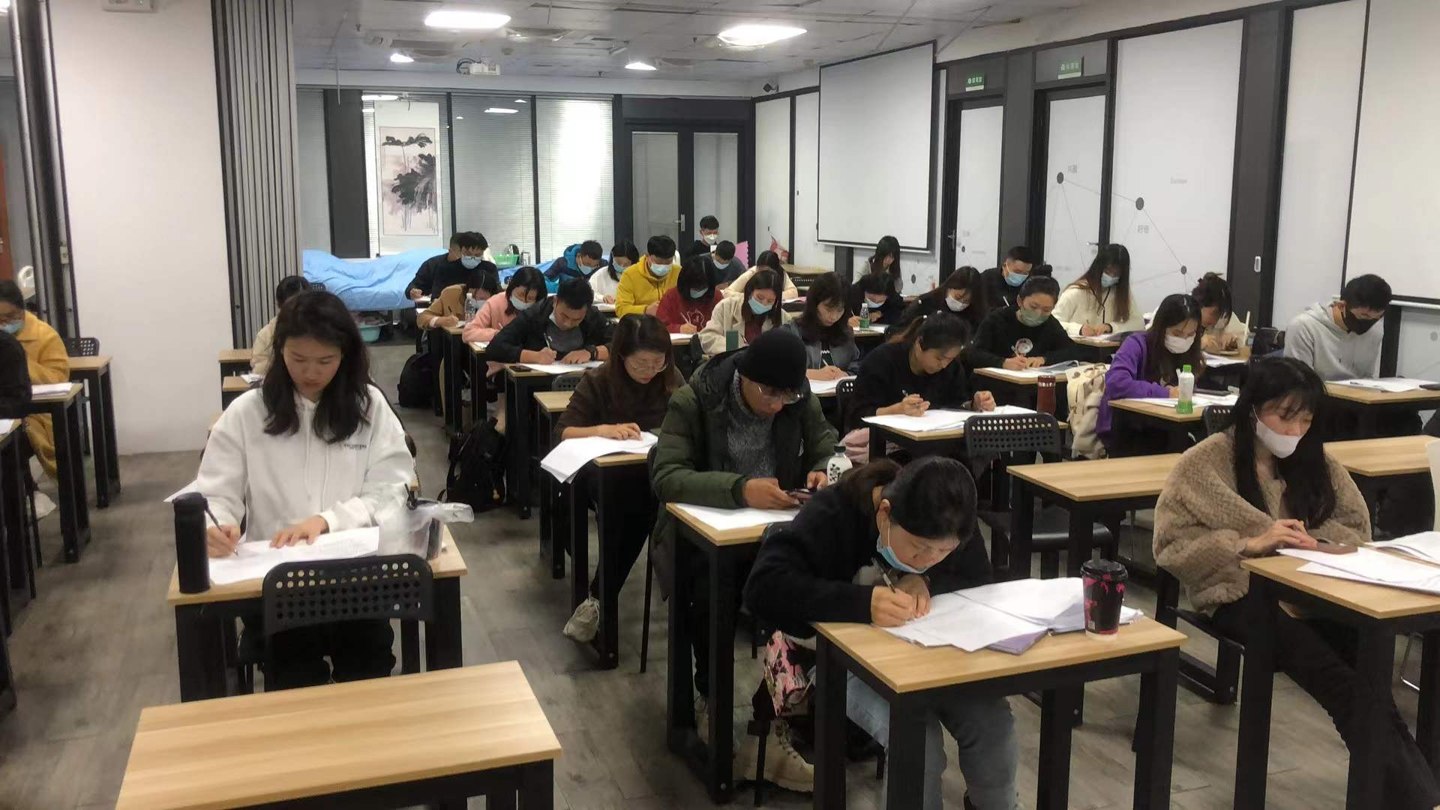 学习与校园实景